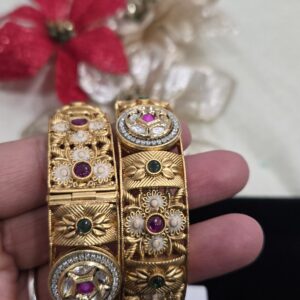 Antique Gold Patla / Rajwadi Gold Bangle