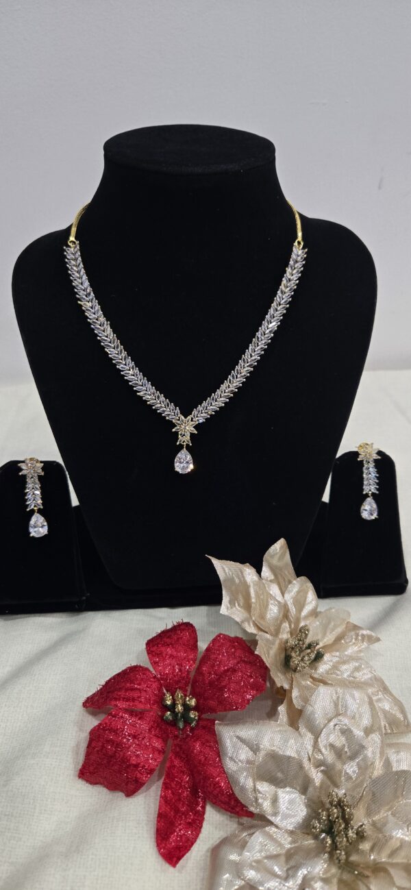 Leaf Pattern White Stone & Gold-Tone Necklace Set